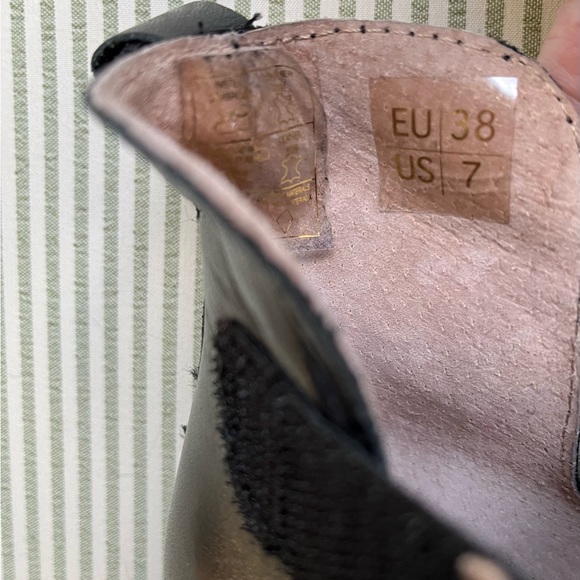 EUC. Musse & Cloud ankle bootie. - Picture 9 of 10